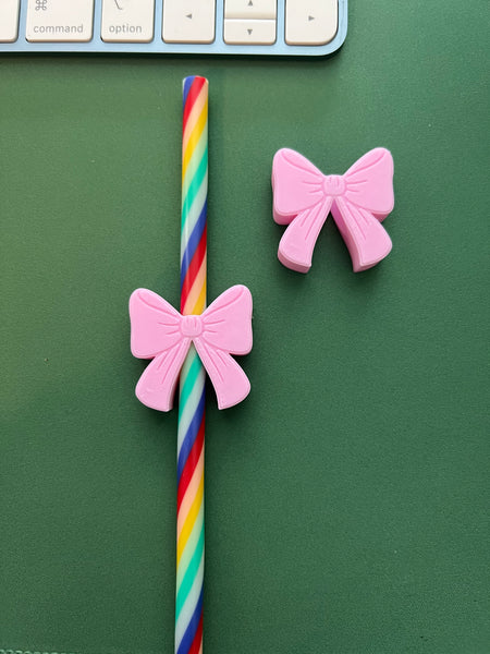 Flowy Bow Straw Topper